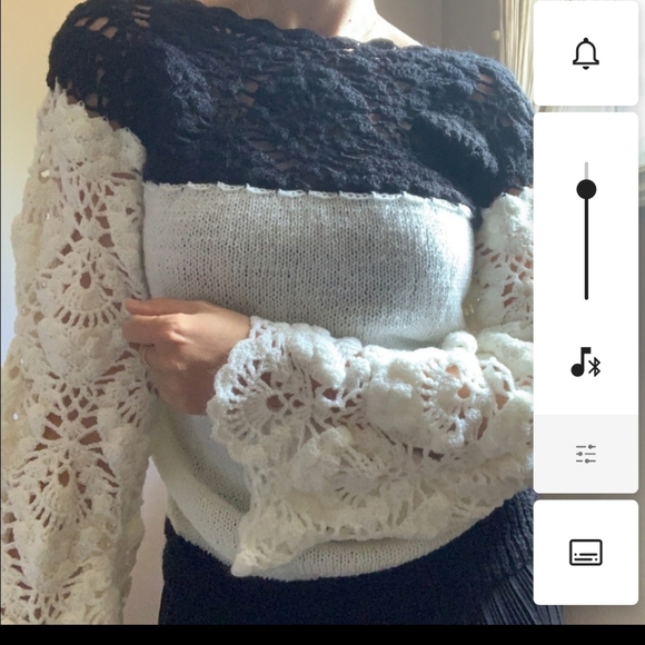 Vintage Handmade Crocheted Flower Sweater Size Med - Picture 2 of 3